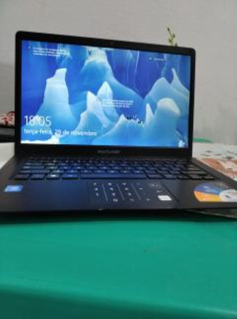 Notebook apenas 8 meses de uso